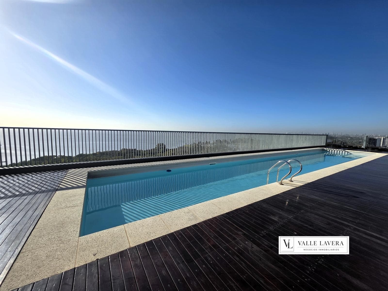 For sale: Apartment in Olivos-Vias/Rio, 2 bedrooms, garage, amenities, great opportunity.