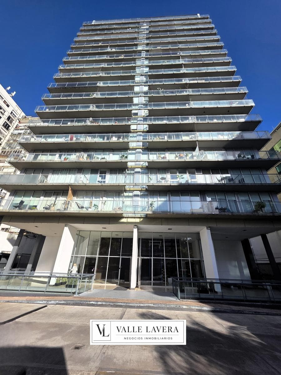 For sale: Apartment in Olivos-Vias/Rio, 2 bedrooms, garage, amenities, great opportunity.