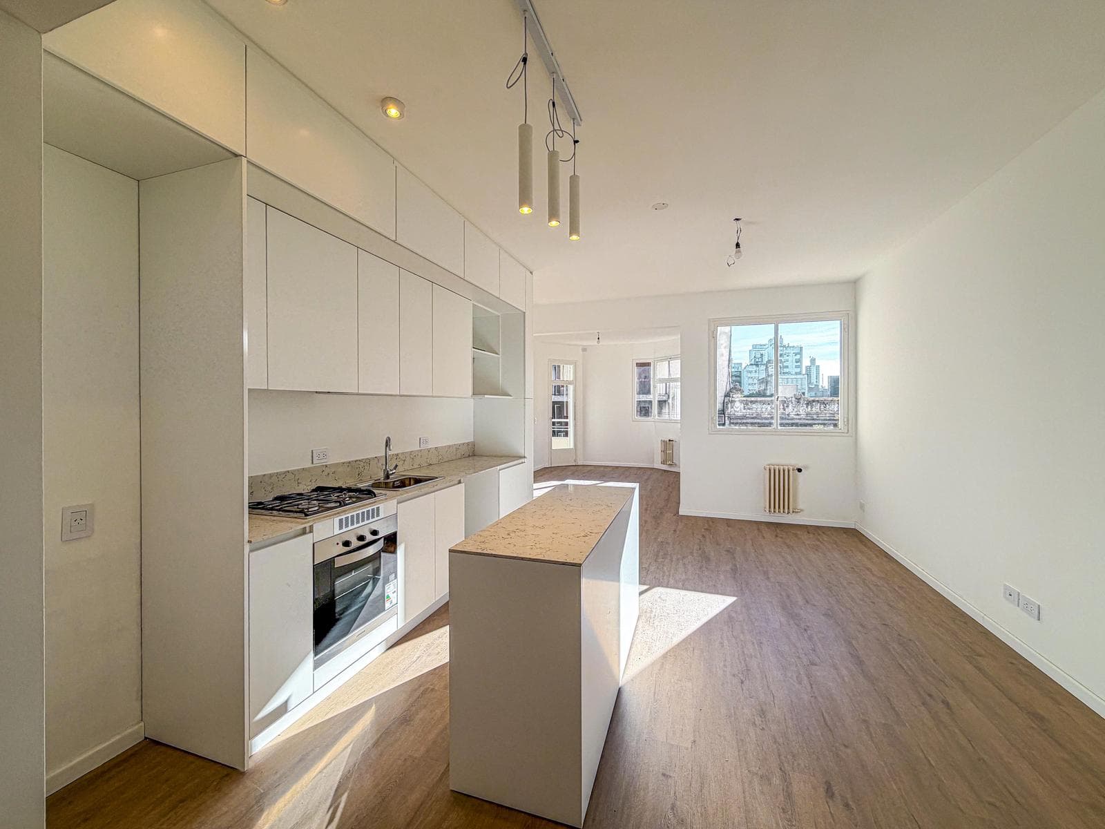 3-Bedroom Apartment in Downtown, Refurbished to Look Brand New