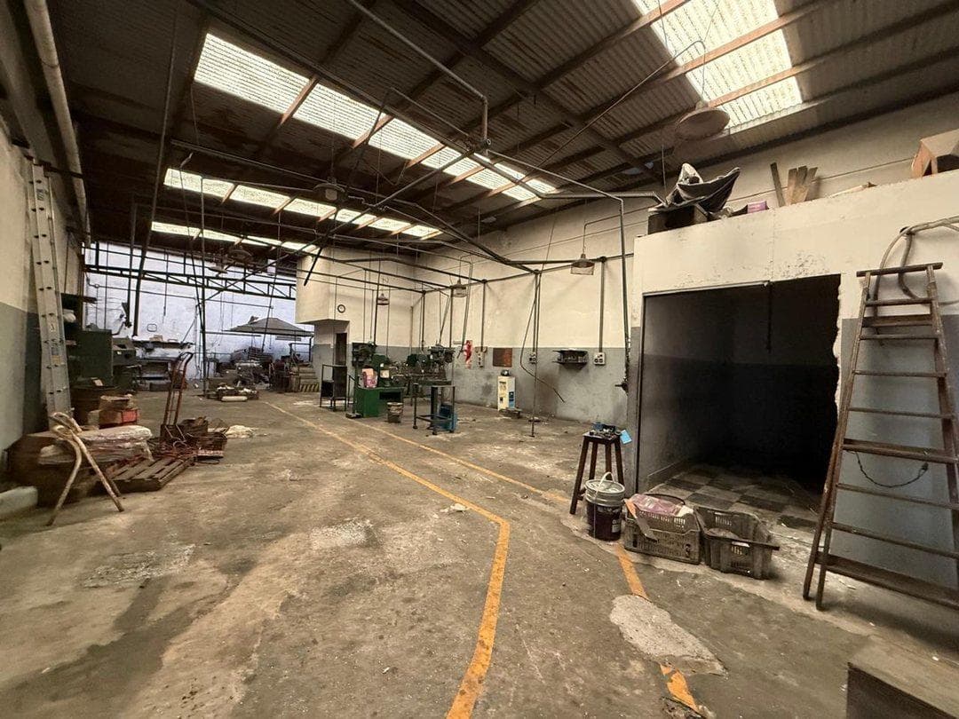 Industrial Warehouse for Sale in Villa Martelli
