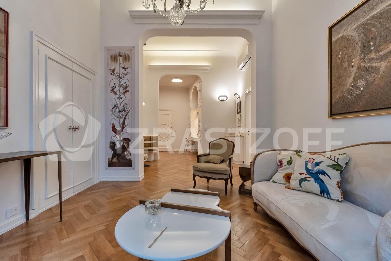 2-bedroom apartment for sale in Recoleta. In impeccable condition.