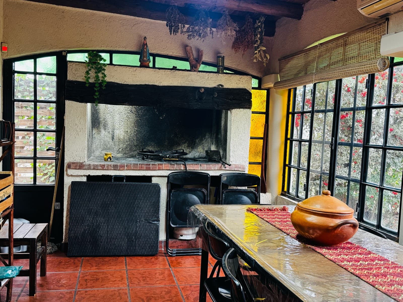 Cozy House in Lunlunta with an Enclosed Porch and Pool