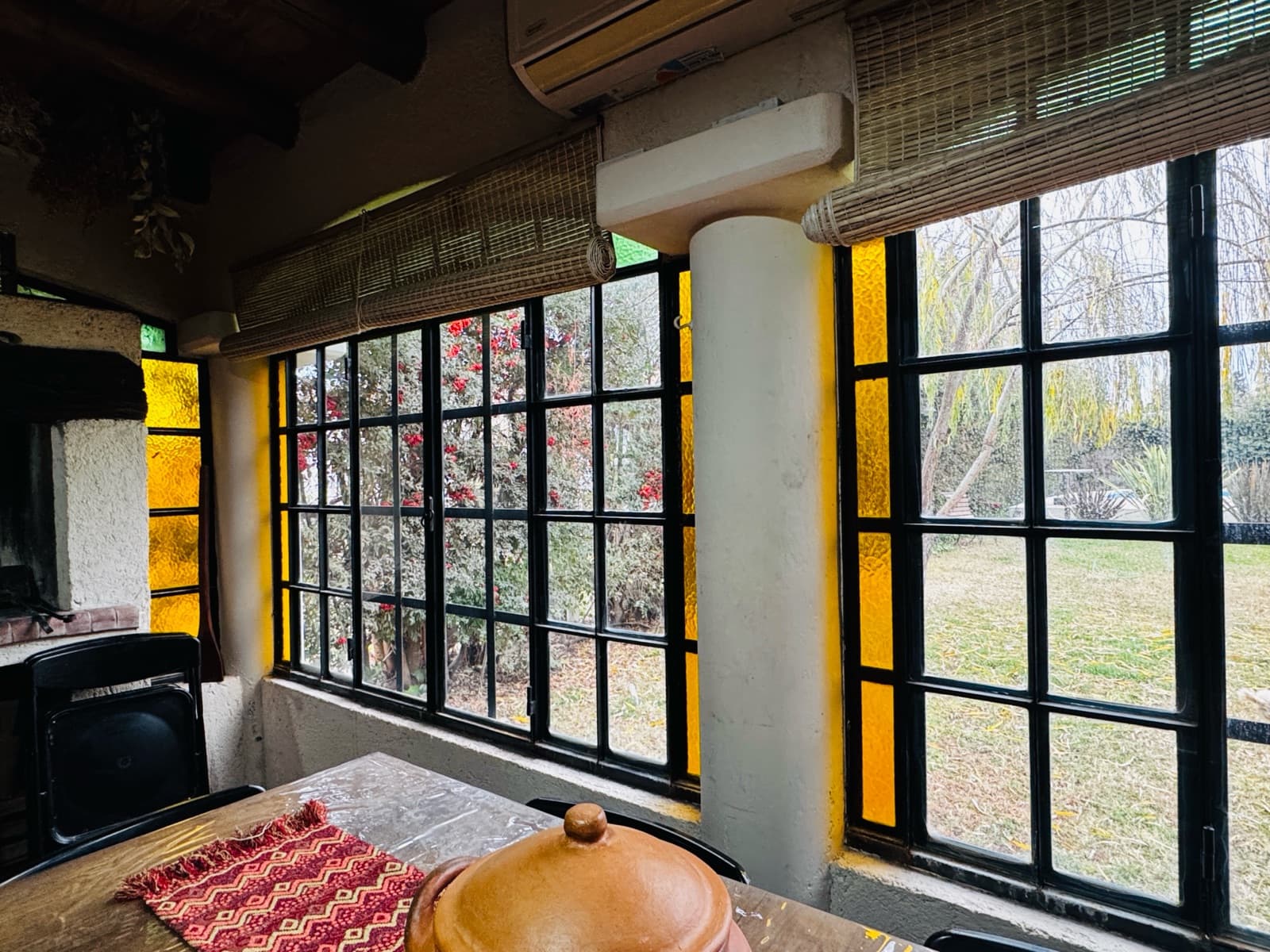 Cozy House in Lunlunta with an Enclosed Porch and Pool