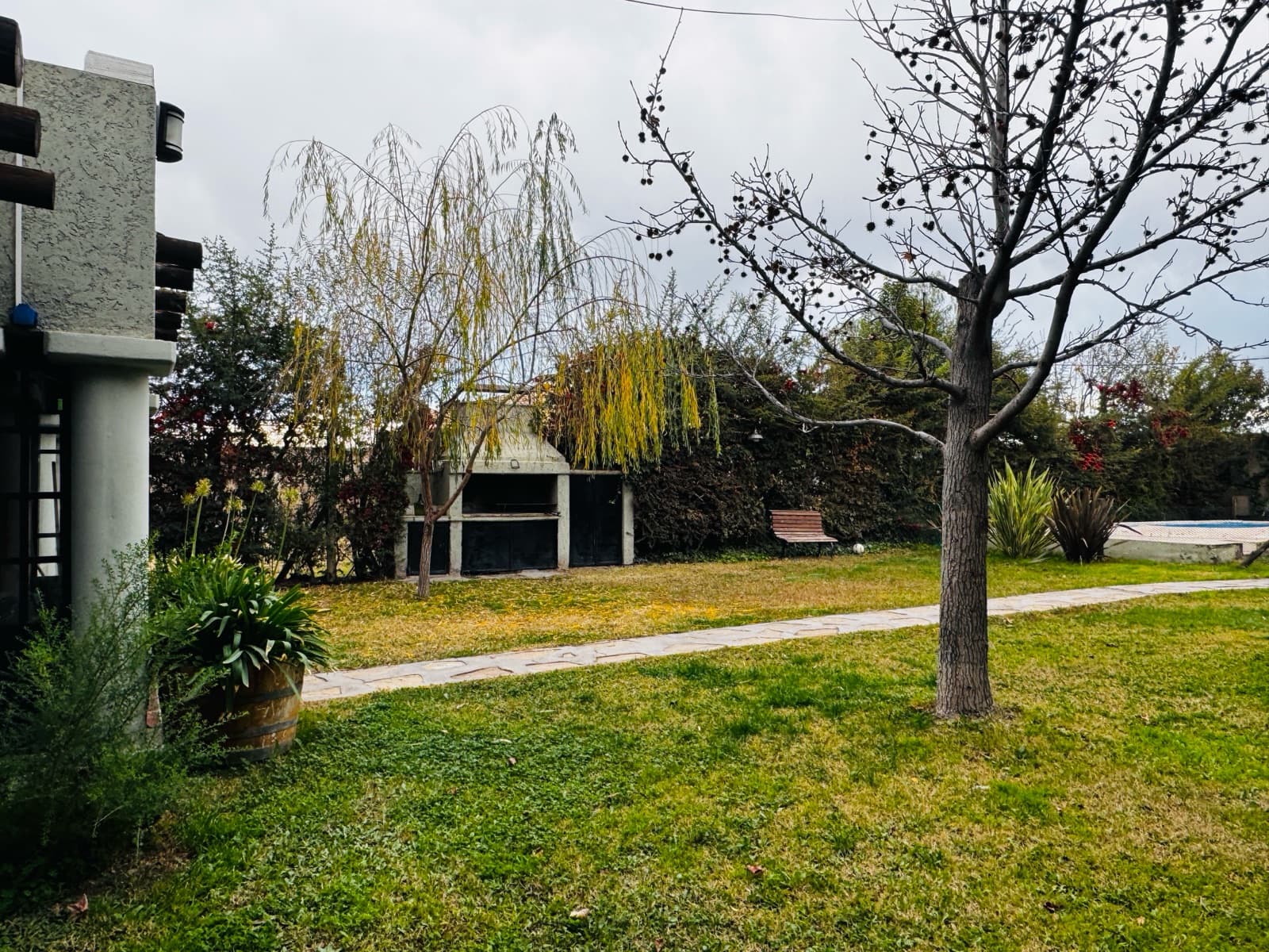 Cozy House in Lunlunta with an Enclosed Porch and Pool