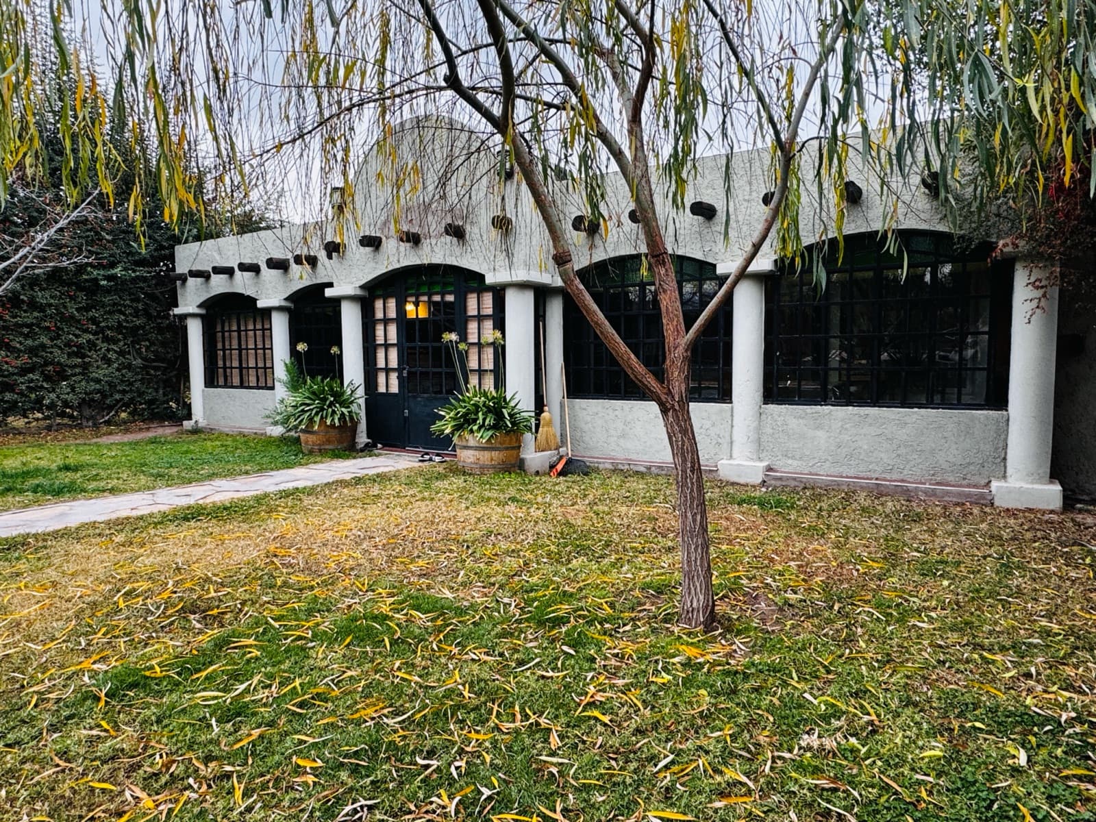 Cozy House in Lunlunta with an Enclosed Porch and Pool