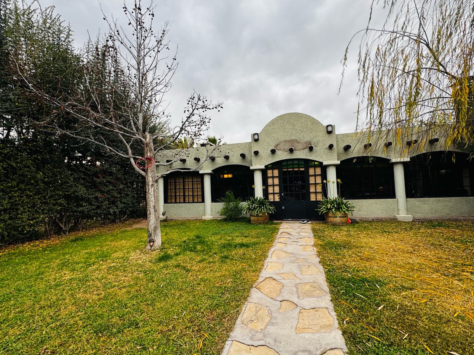 Cozy House in Lunlunta with an Enclosed Porch and Pool
