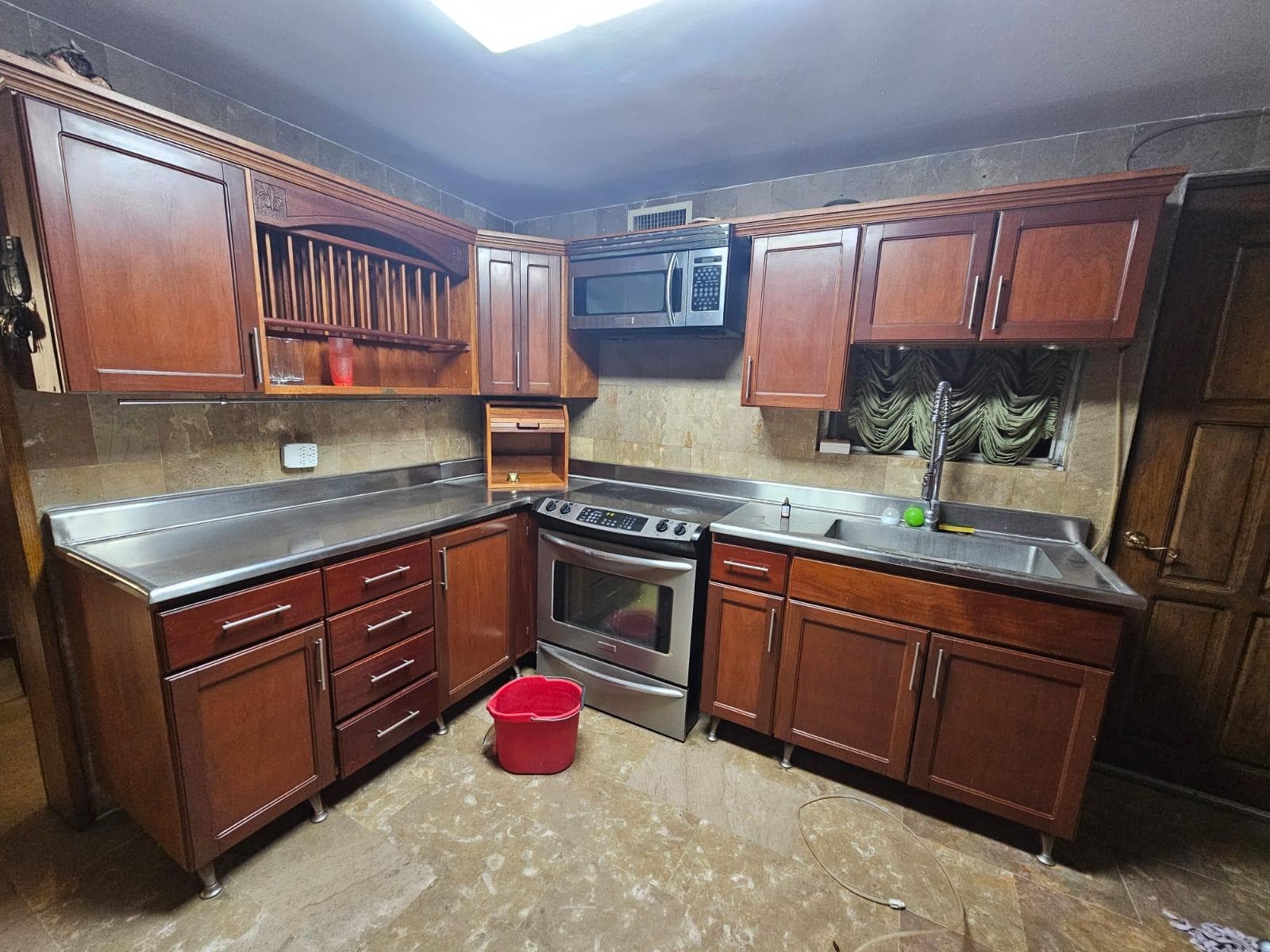 HOUSE FOR SALE IN CONTRY LA SILLA