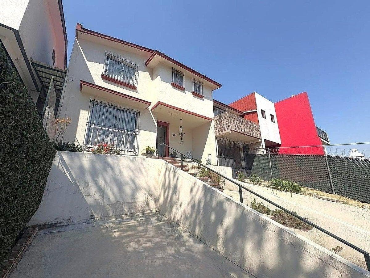 House for Sale, Mayorazgos del Bosque, 4 Bedrooms