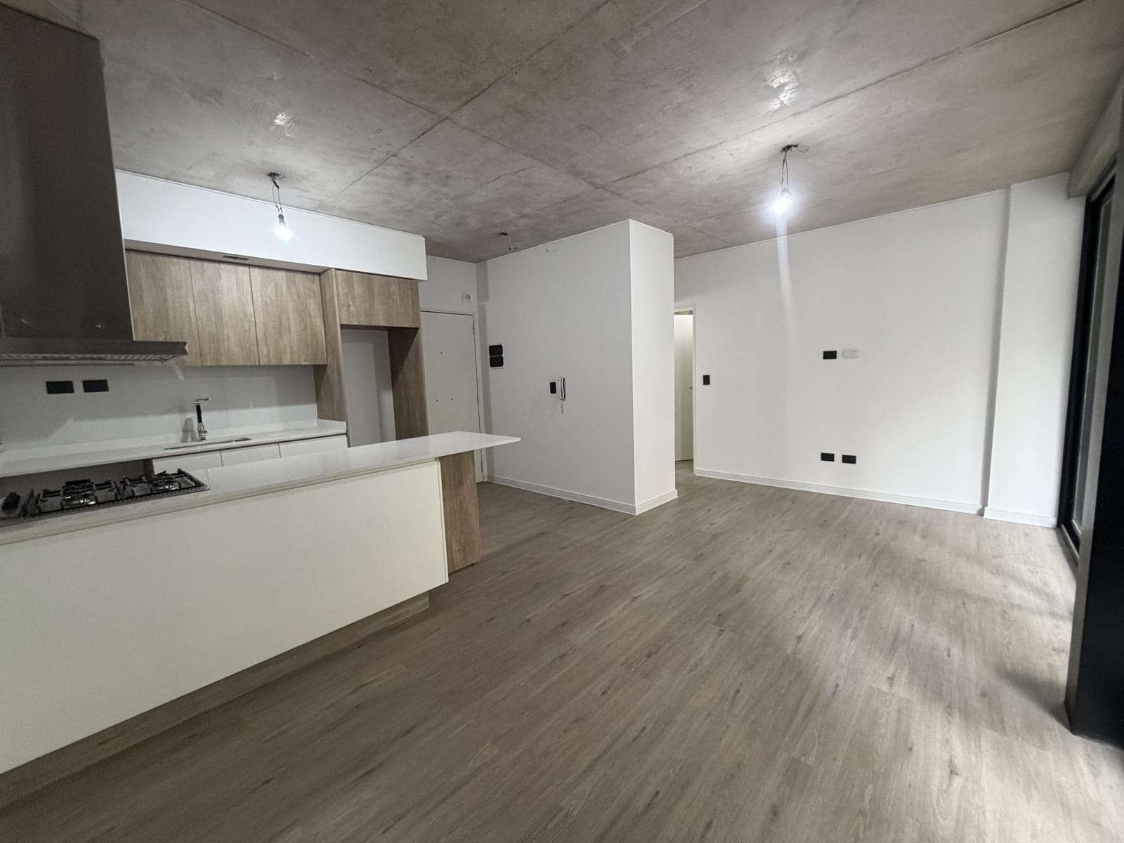 2-ROOM APARTMENT FOR SALE WITH BALCONY IN VILLA URQUIZA