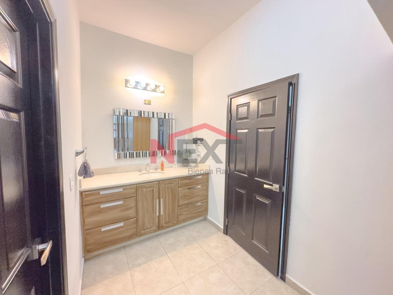 HOUSE FOR SALE IN THE VALLE DEL LAGO RESIDENTIAL COMPLEX