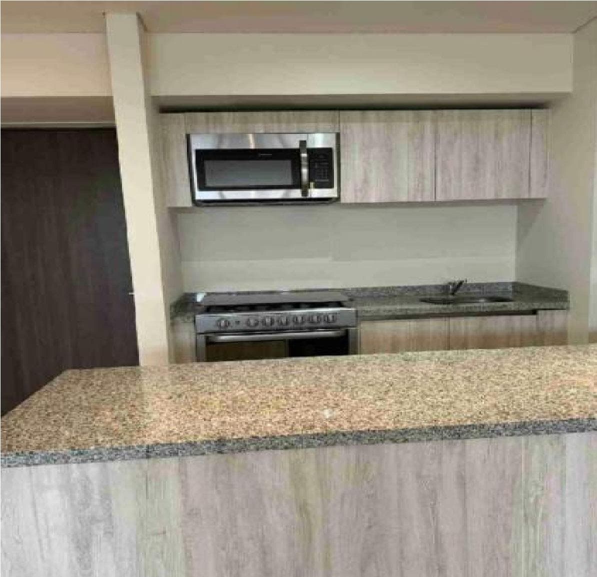 Apartment for Sale in Città San Jerónimo with a Balcony and Premium Amenities