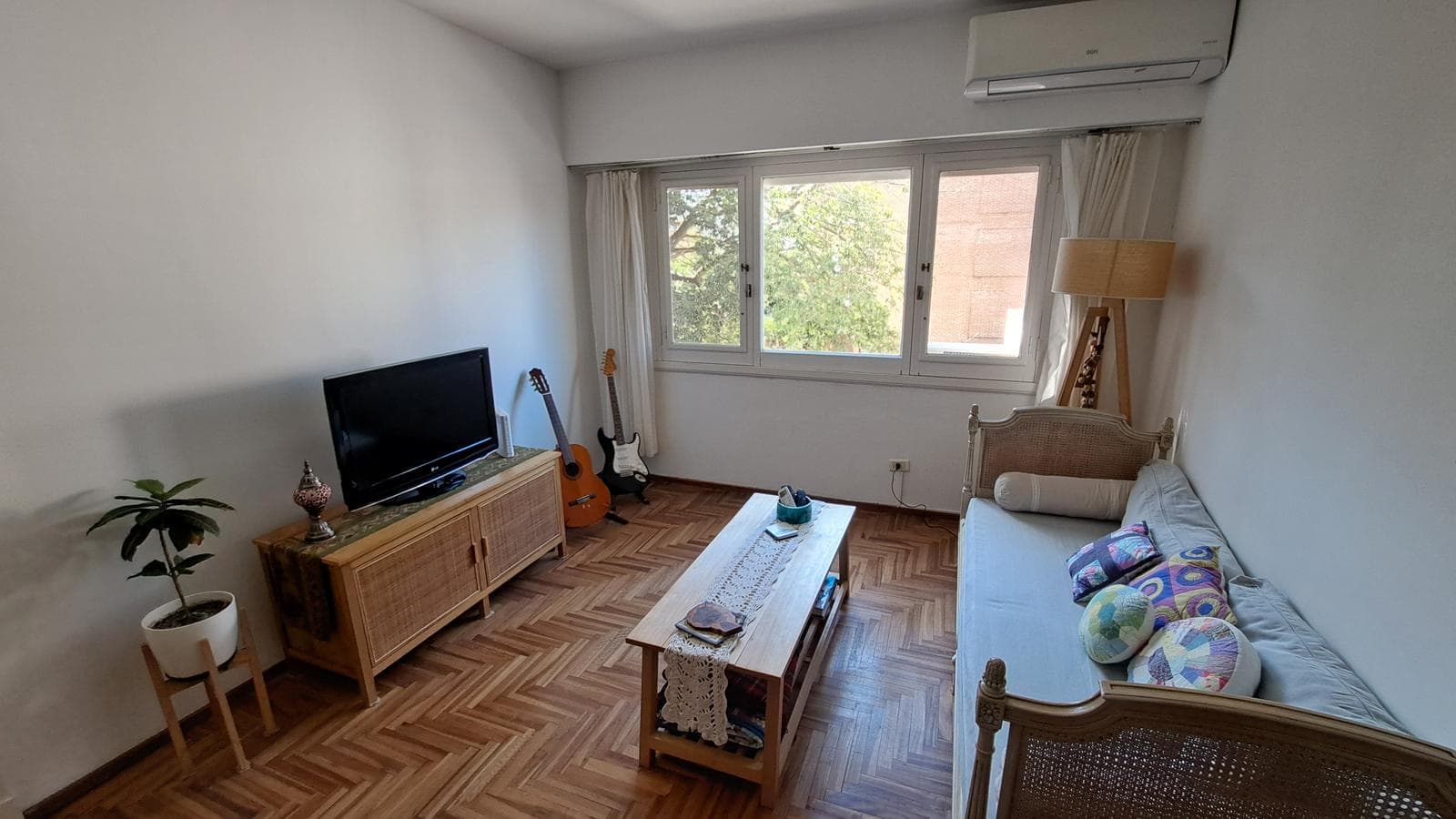 4-room apartment for sale in San Isidro—very bright