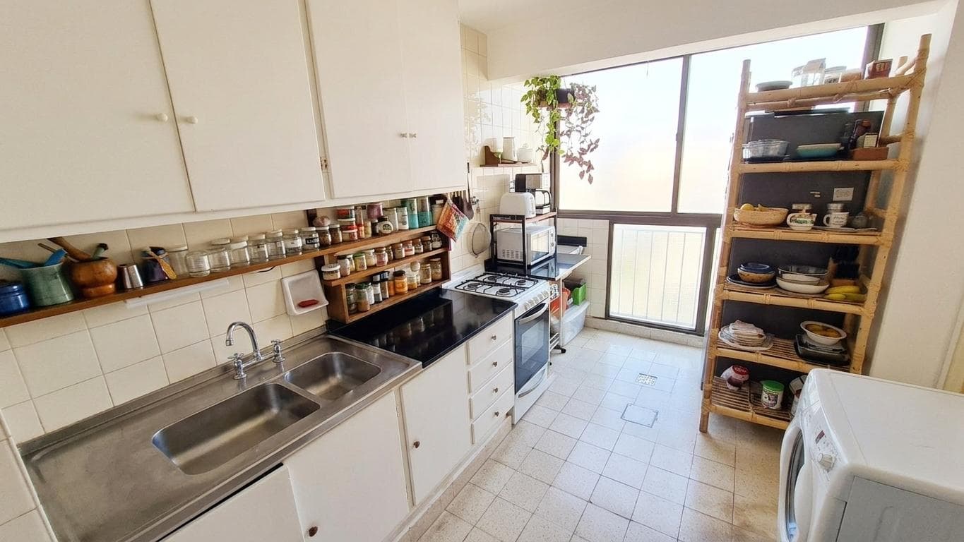 4-room apartment for sale in San Isidro—very bright