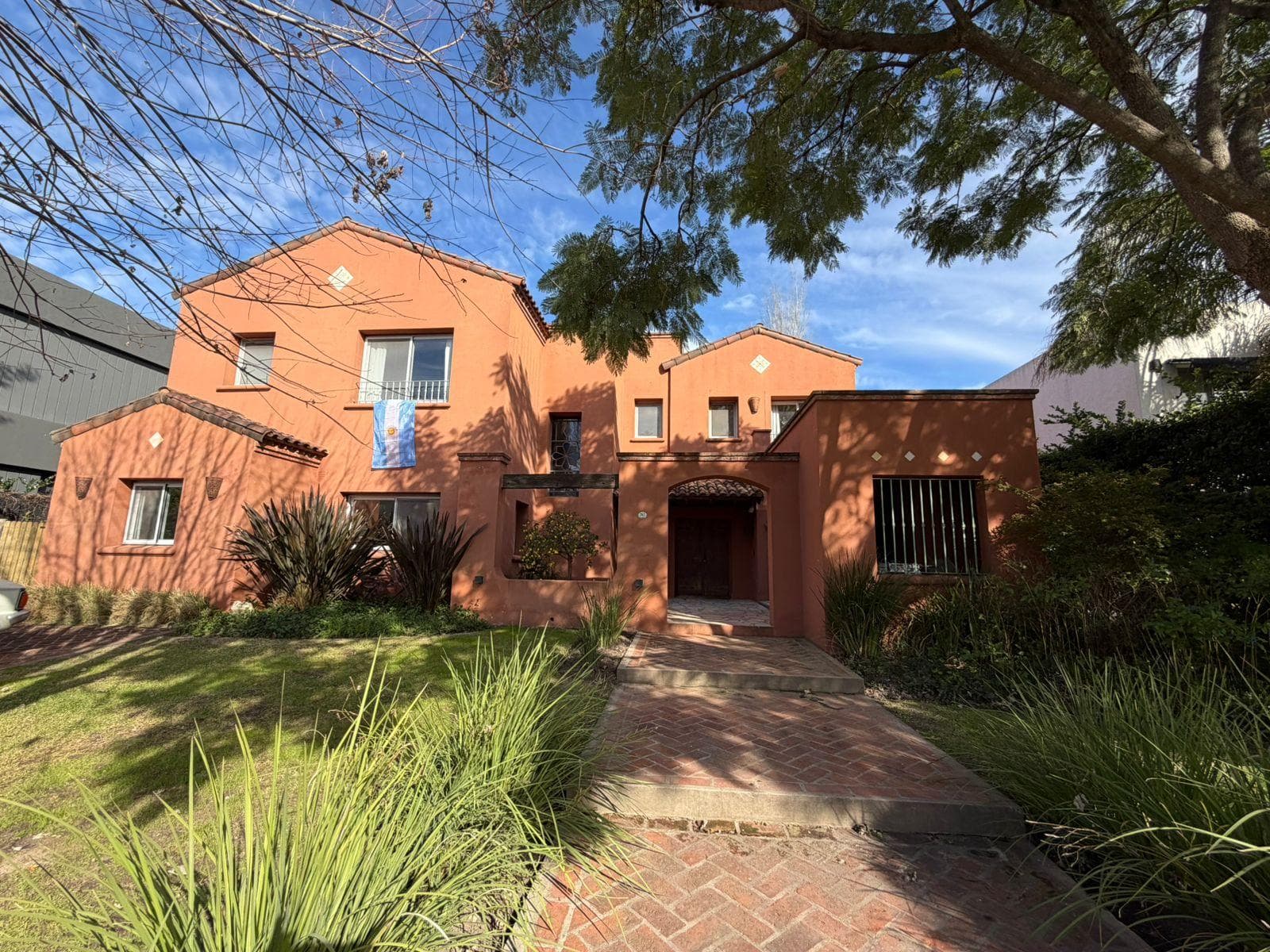 Casa en venta en Santa Bárbara a la laguna central