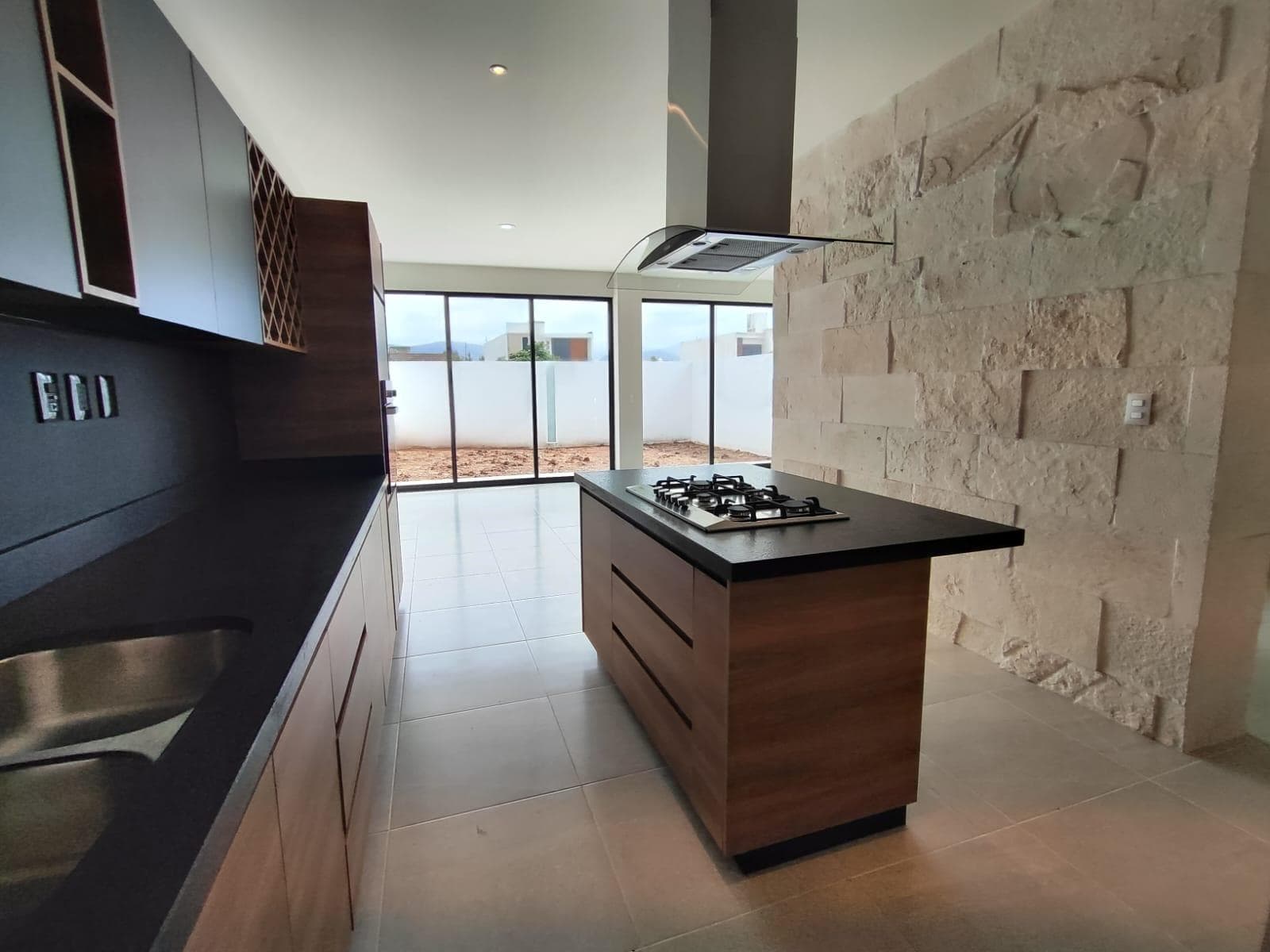 House with 3 bedrooms, a TV room, and amenities, including a pool