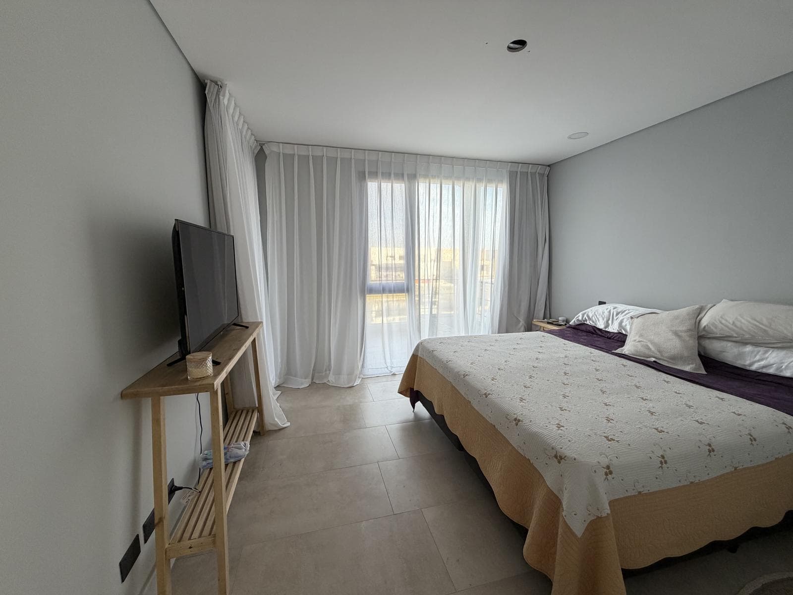 House for Sale Near the Lagoon in Ceibos - Puertos del Lago
