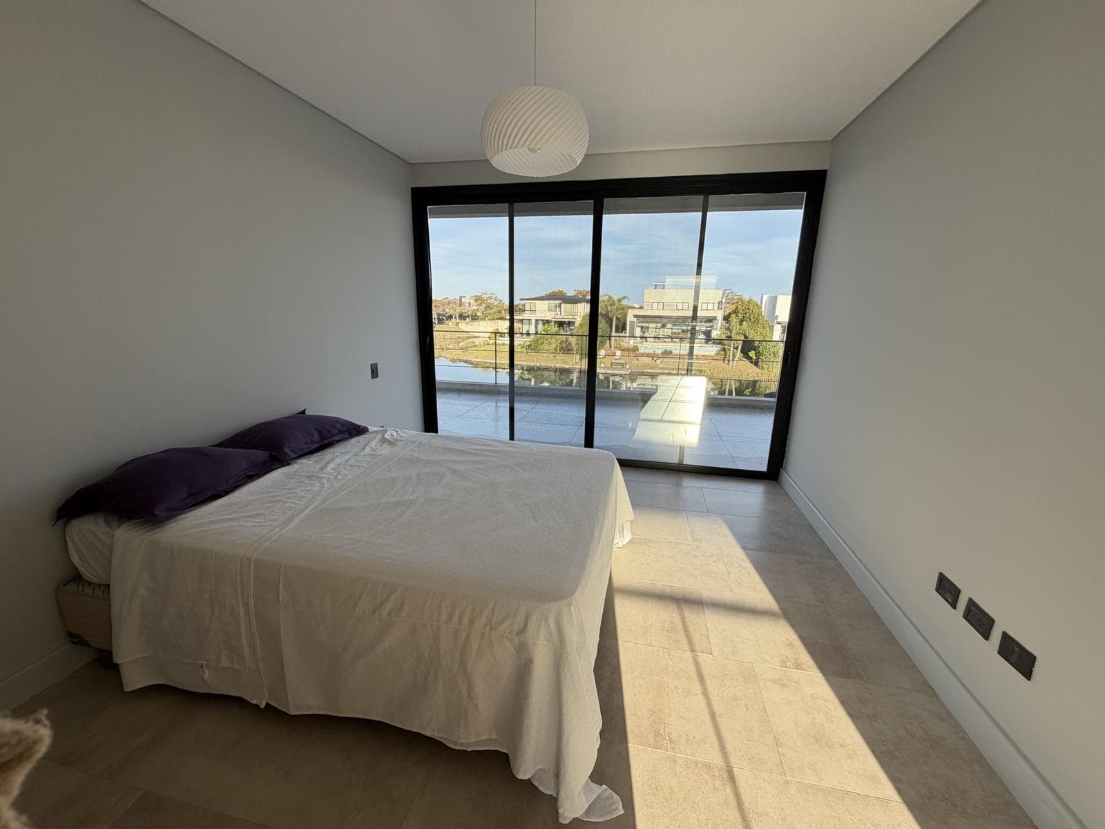 House for Sale Near the Lagoon in Ceibos - Puertos del Lago