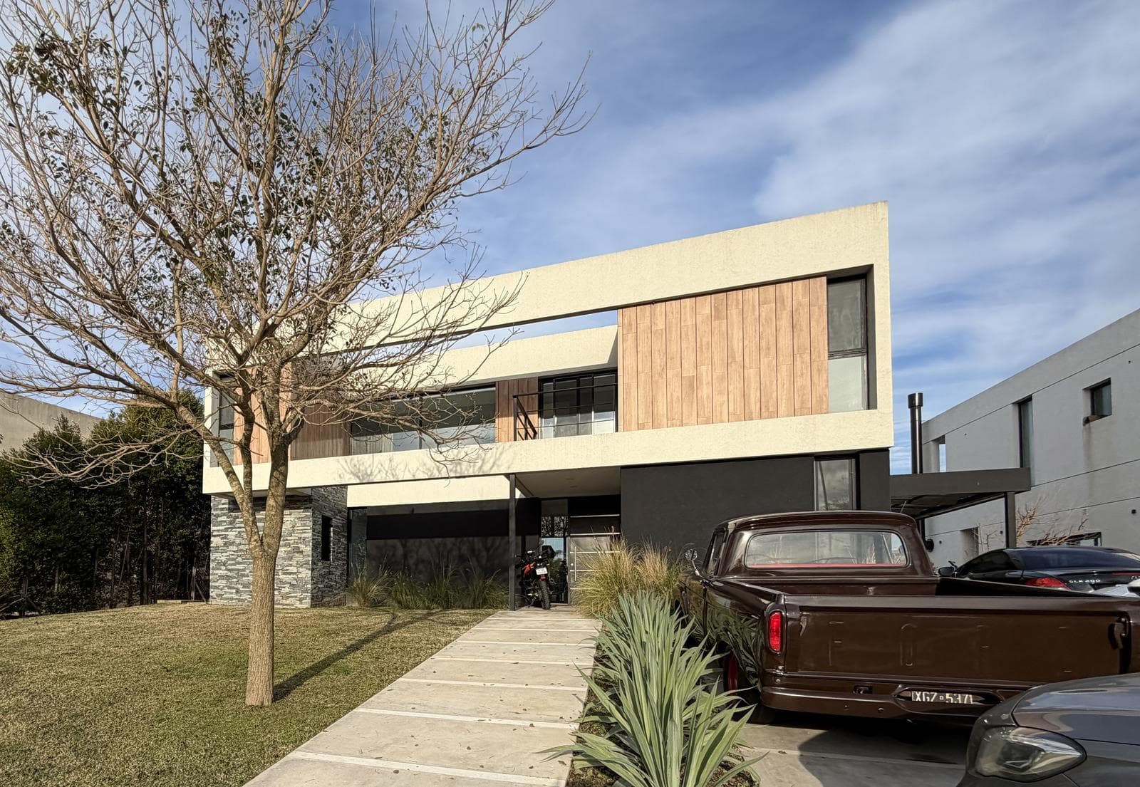 House for Sale Near the Lagoon in Ceibos - Puertos del Lago