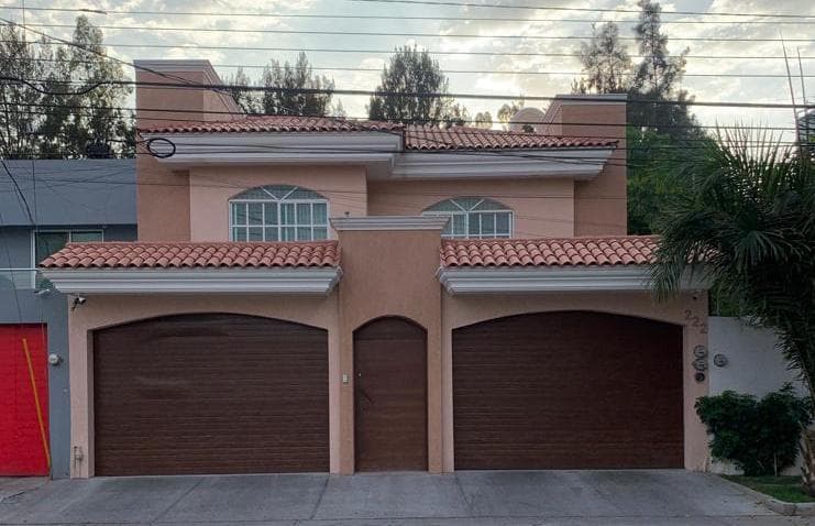 HOUSE FOR SALE ON CAMINO REAL, ZAPOPAN, JALISCO