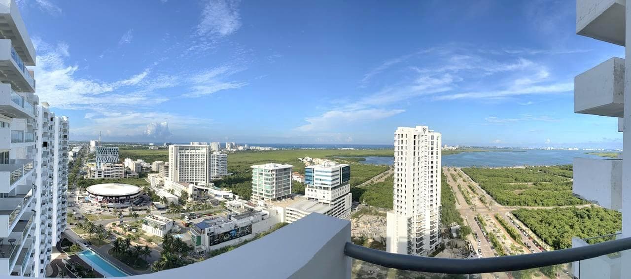Apartment for Sale in Cancún: Malecón Avenue, Cancún; Bonampak Avenue