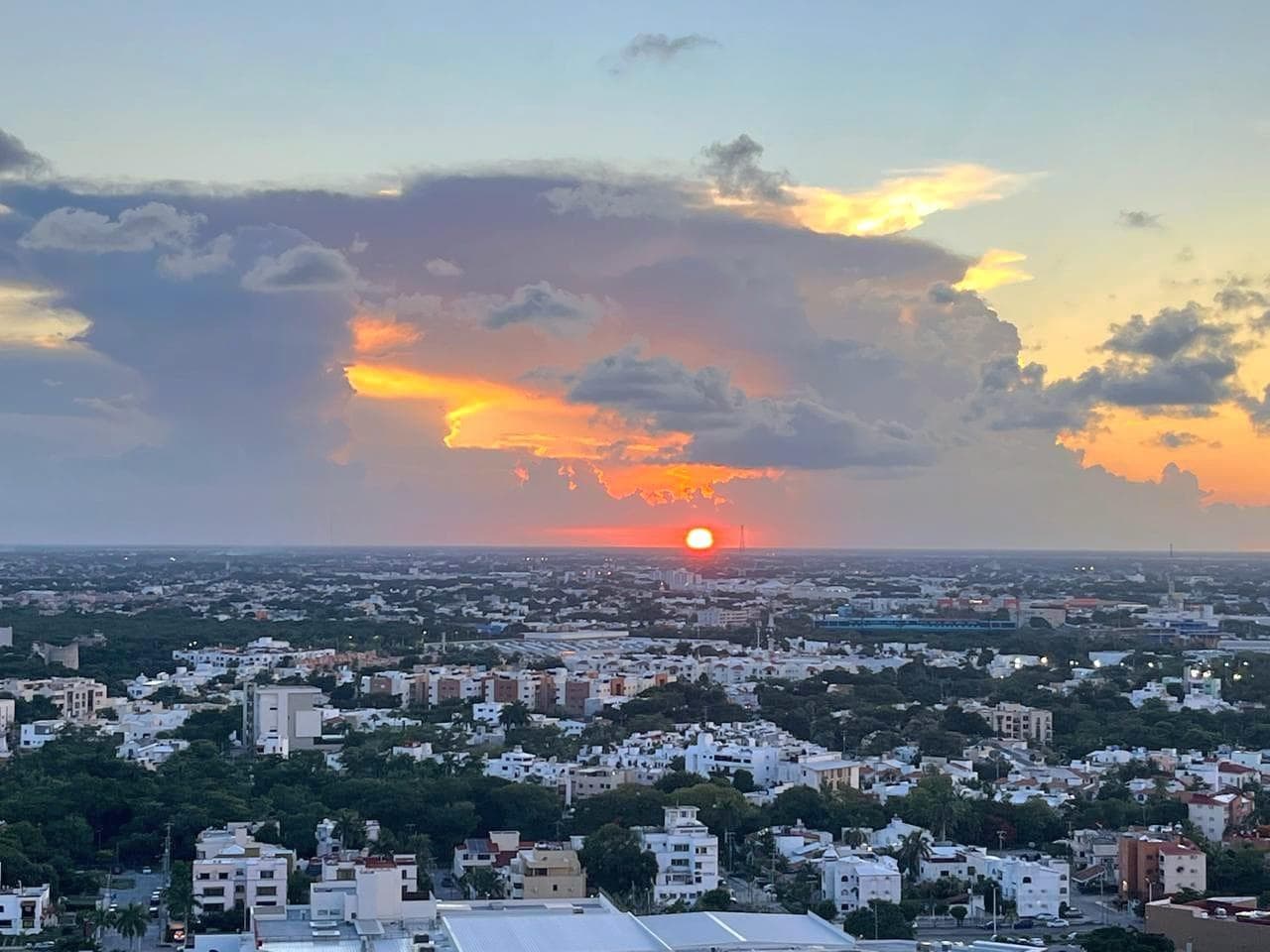 Apartment for Sale in Cancún: Malecón Avenue, Cancún; Bonampak Avenue
