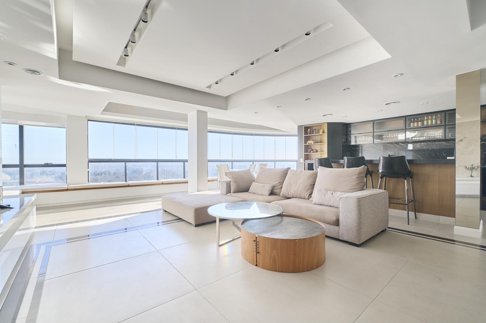 FOR SALE: 5-room apartment in Marinas Golf with 2 parking spaces
