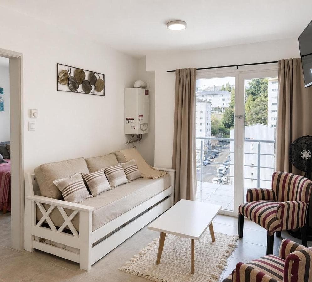 Central 2-room apartment suitable for tourists