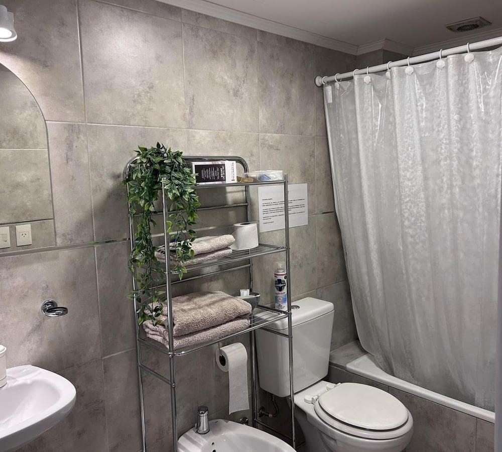 Central 2-room apartment suitable for tourists