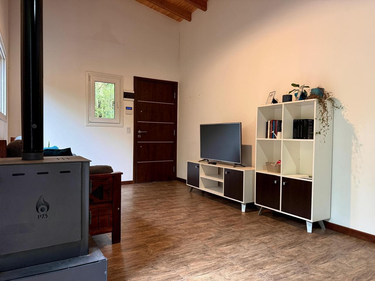 HOUSE IN VILLA LAGO GUTIERREZ ON A 2,500 m² LOT
