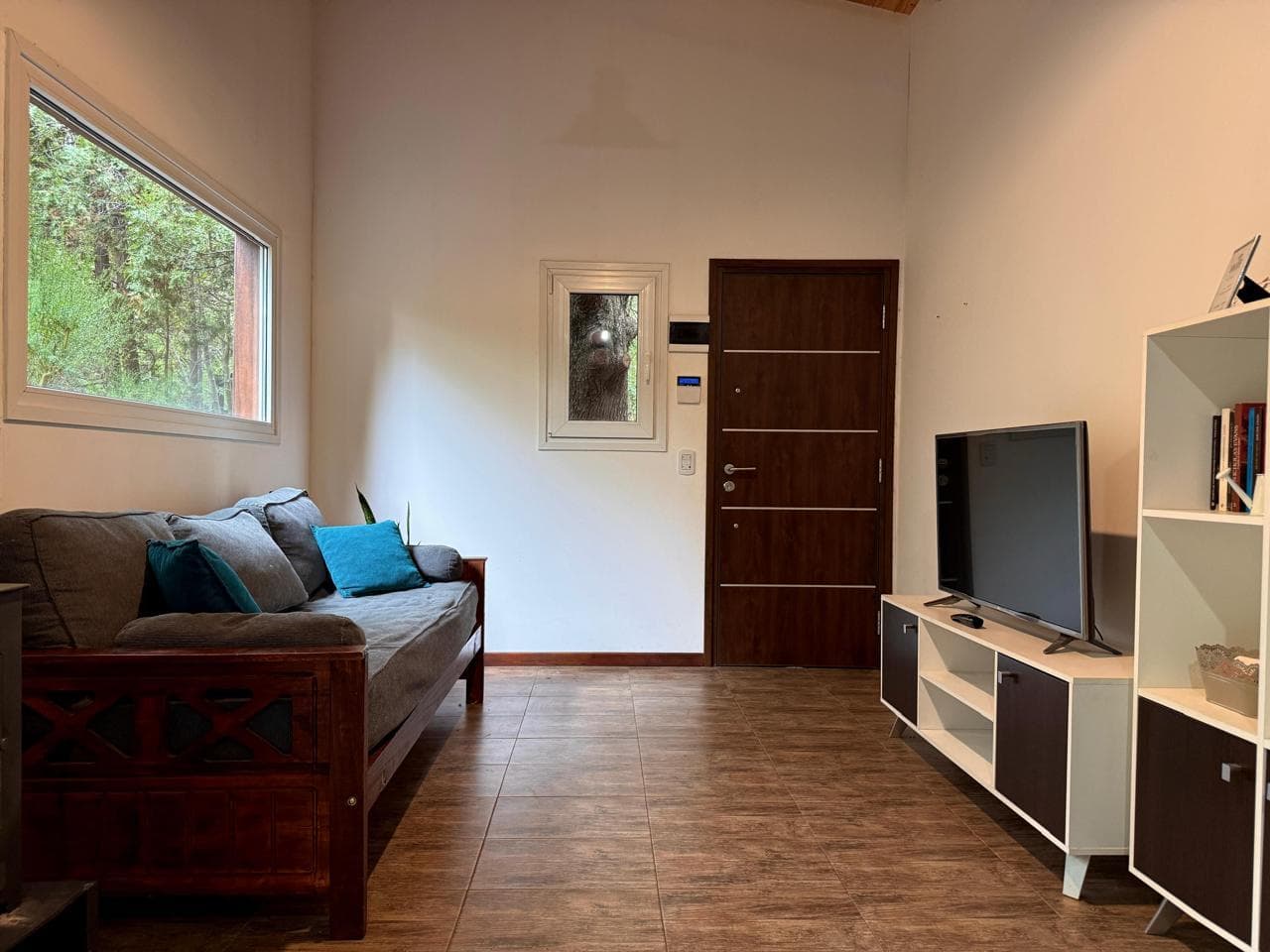 HOUSE IN VILLA LAGO GUTIERREZ ON A 2,500 m² LOT