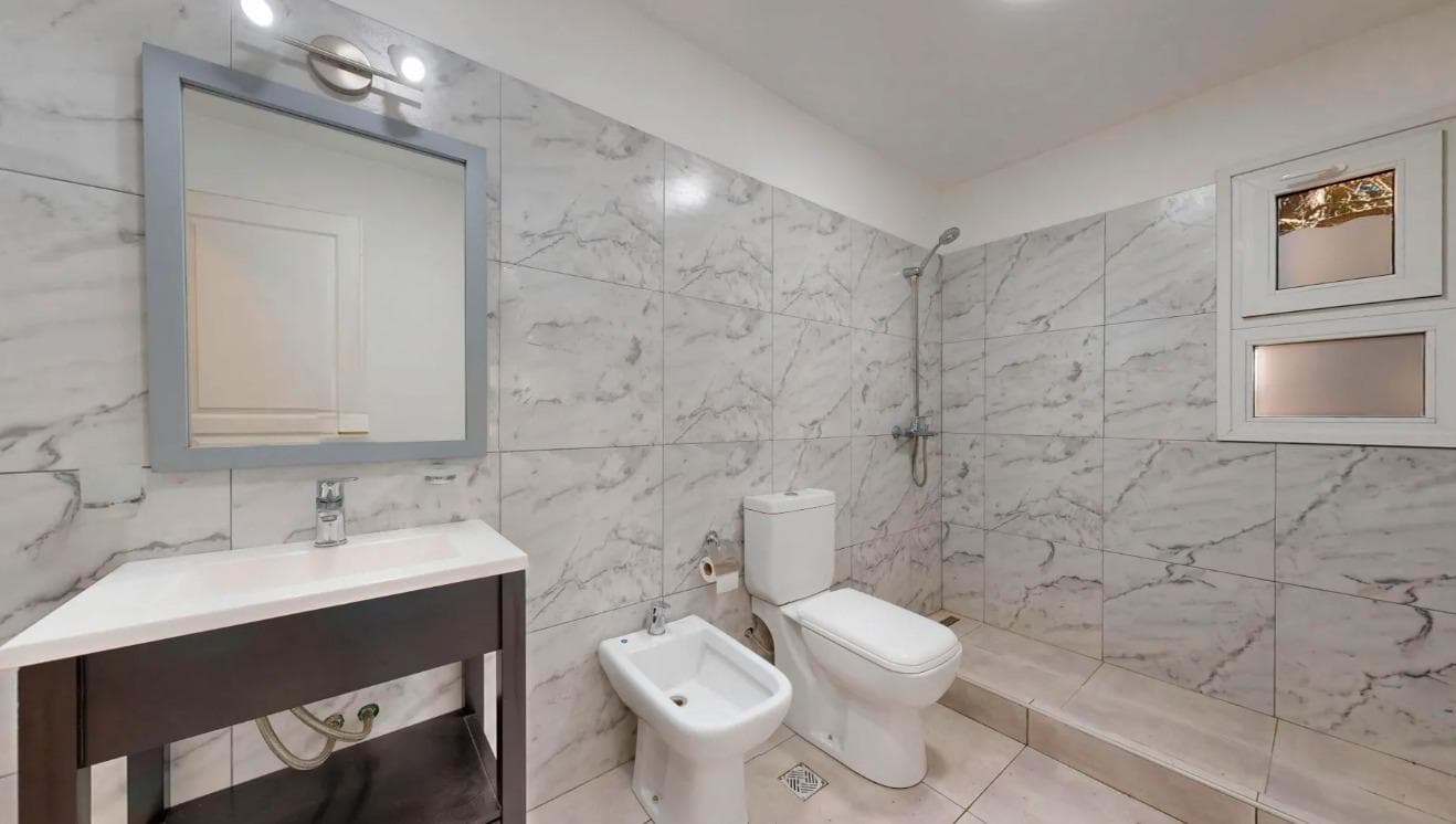 HOUSE IN VILLA LAGO GUTIERREZ ON A 2,500 m² LOT