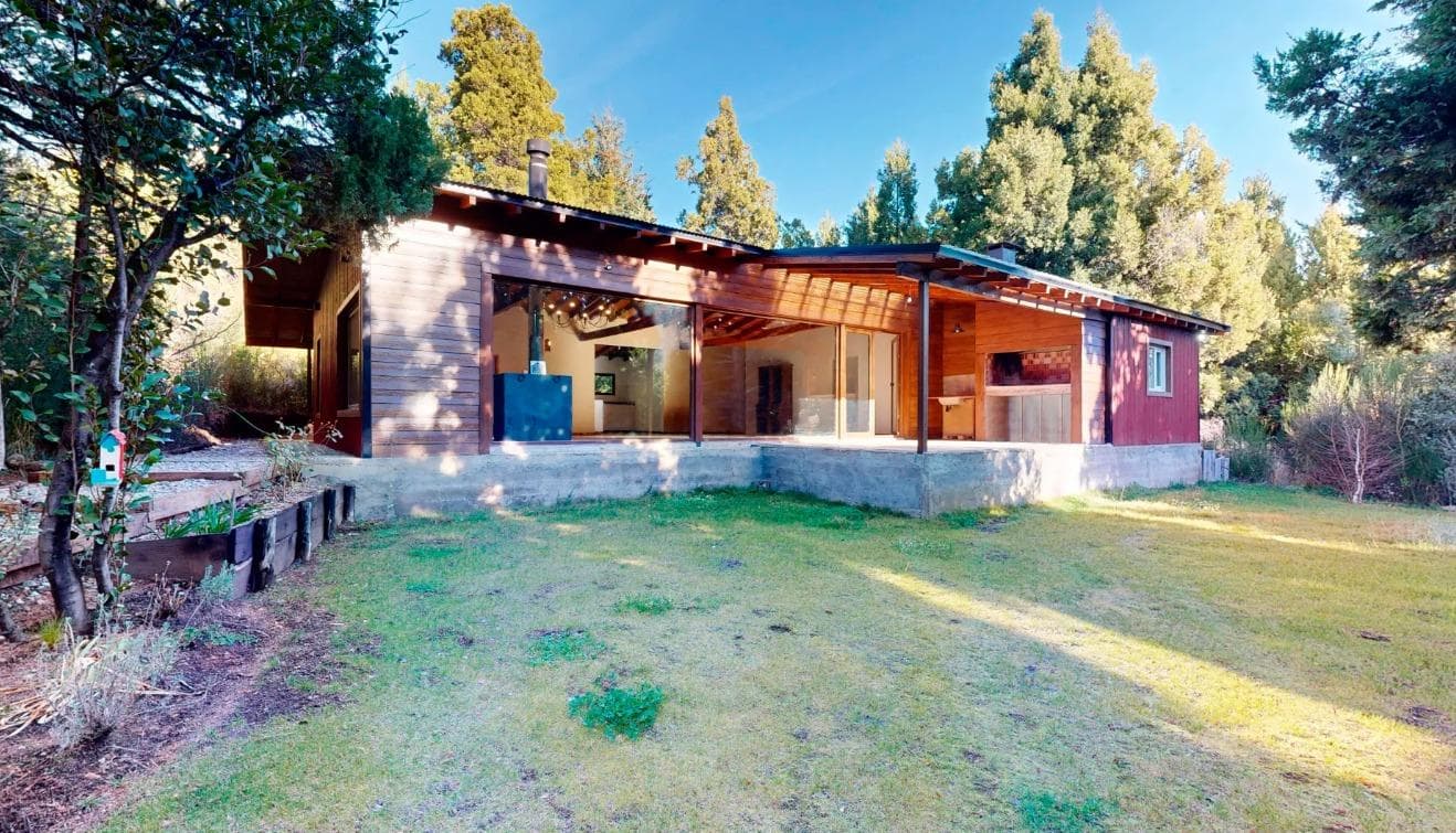 HOUSE IN VILLA LAGO GUTIERREZ ON A 2,500 m² LOT