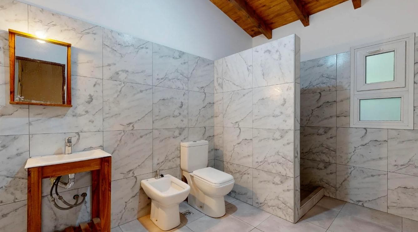 HOUSE IN VILLA LAGO GUTIERREZ ON A 2,500 m² LOT