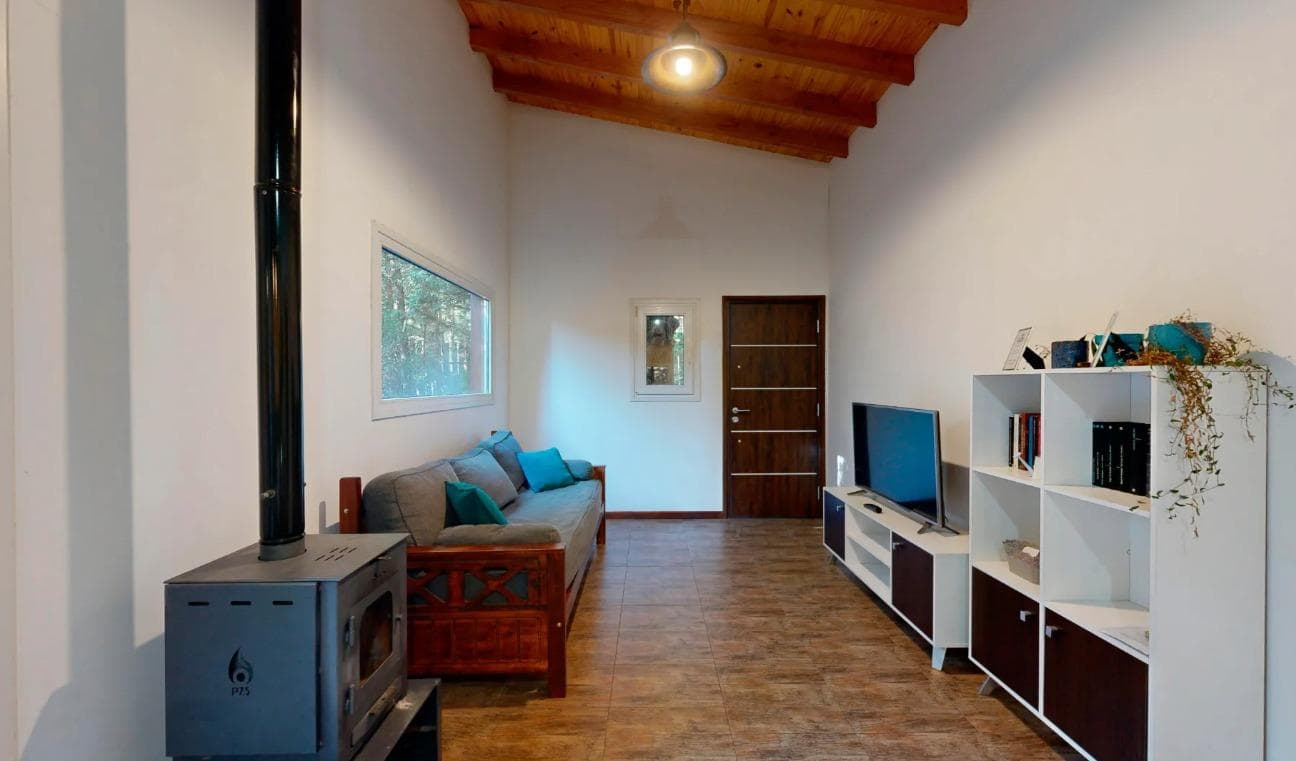 HOUSE IN VILLA LAGO GUTIERREZ ON A 2,500 m² LOT