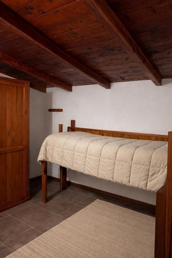 HOUSE ON BUSTILLO | COMMERCIAL PROPERTY