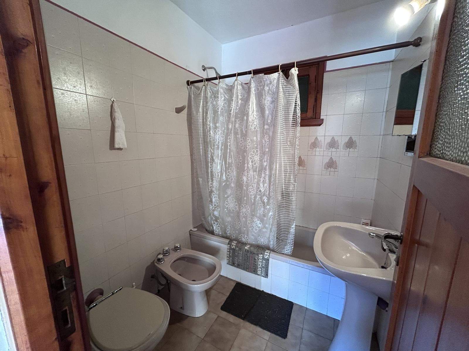 HOUSE ON BUSTILLO | COMMERCIAL PROPERTY