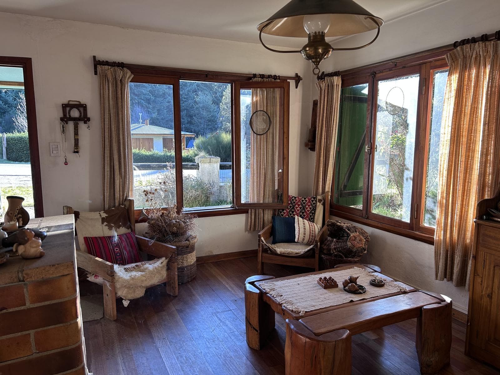 HOUSE ON BUSTILLO | COMMERCIAL PROPERTY