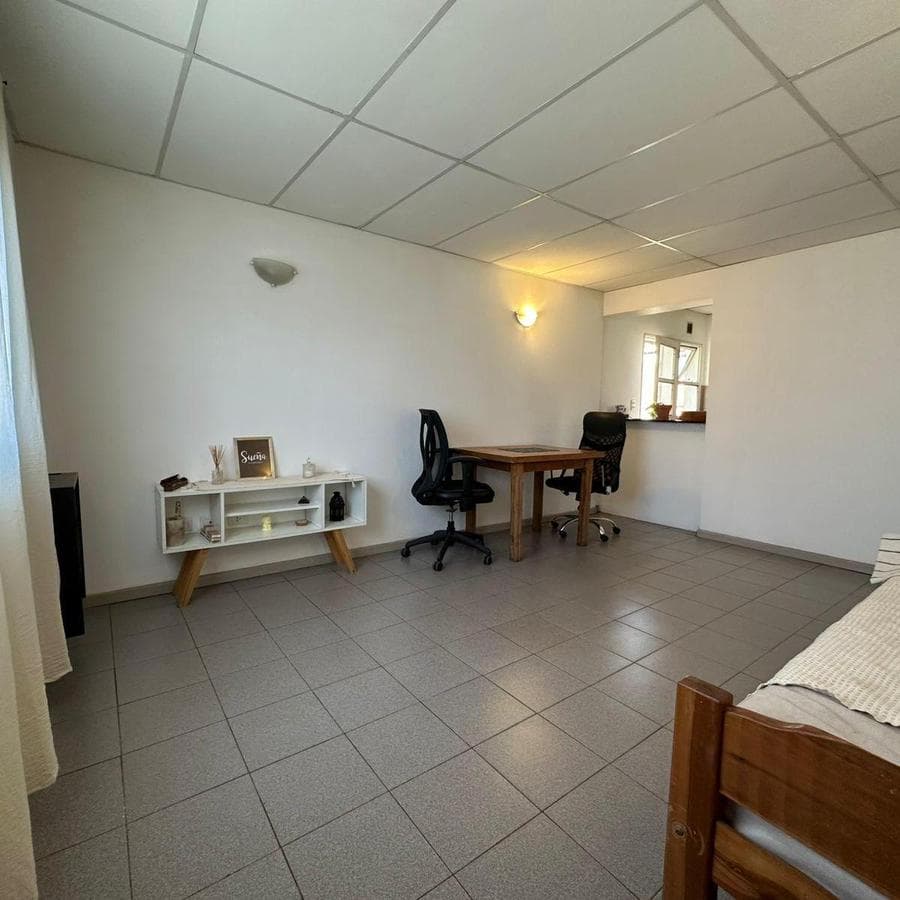 3-Bedroom, Credit-Qualified House with a Garden
