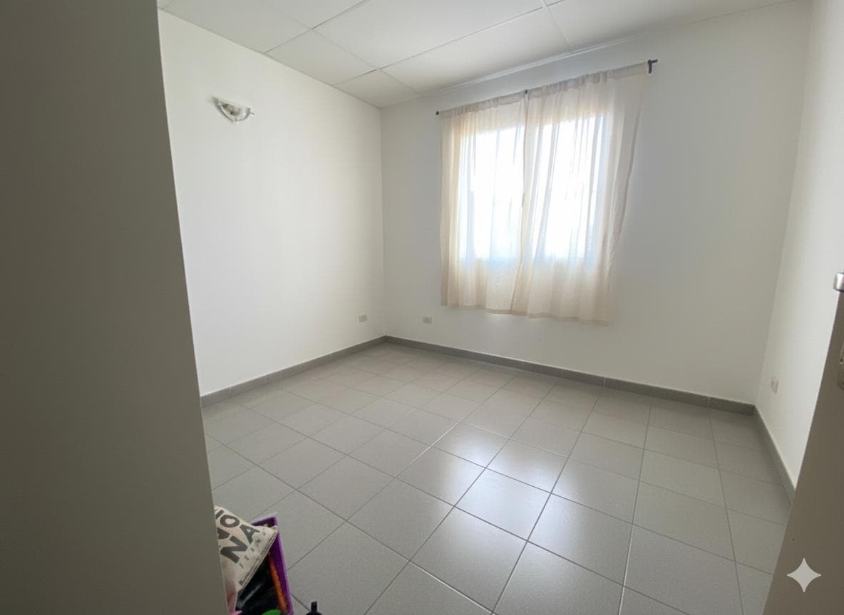 3-Bedroom, Credit-Qualified House with a Garden