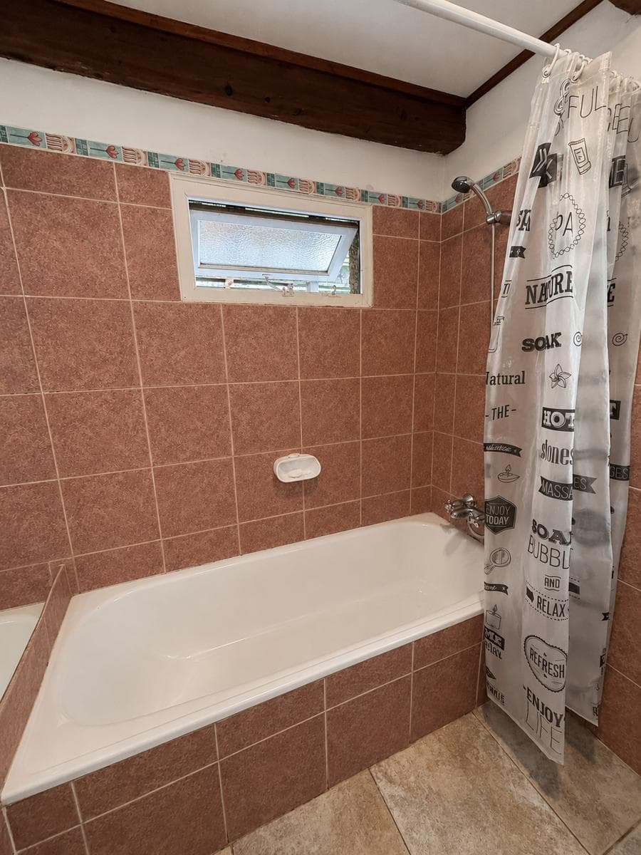 House for Sale: 3 Bedrooms + Apartment - Melipal - Bariloche