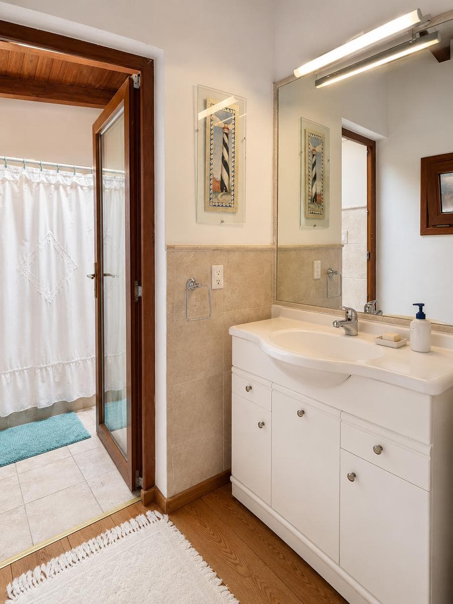 House for Sale: 3 Bedrooms + Apartment - Melipal - Bariloche