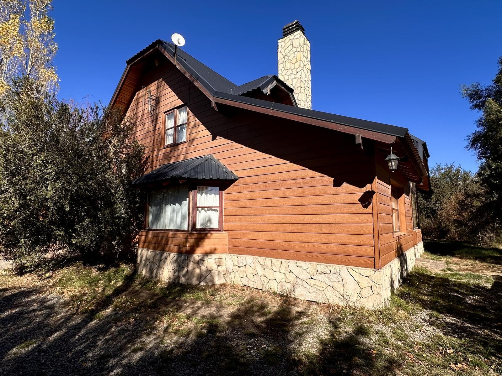 House and cabins for sale