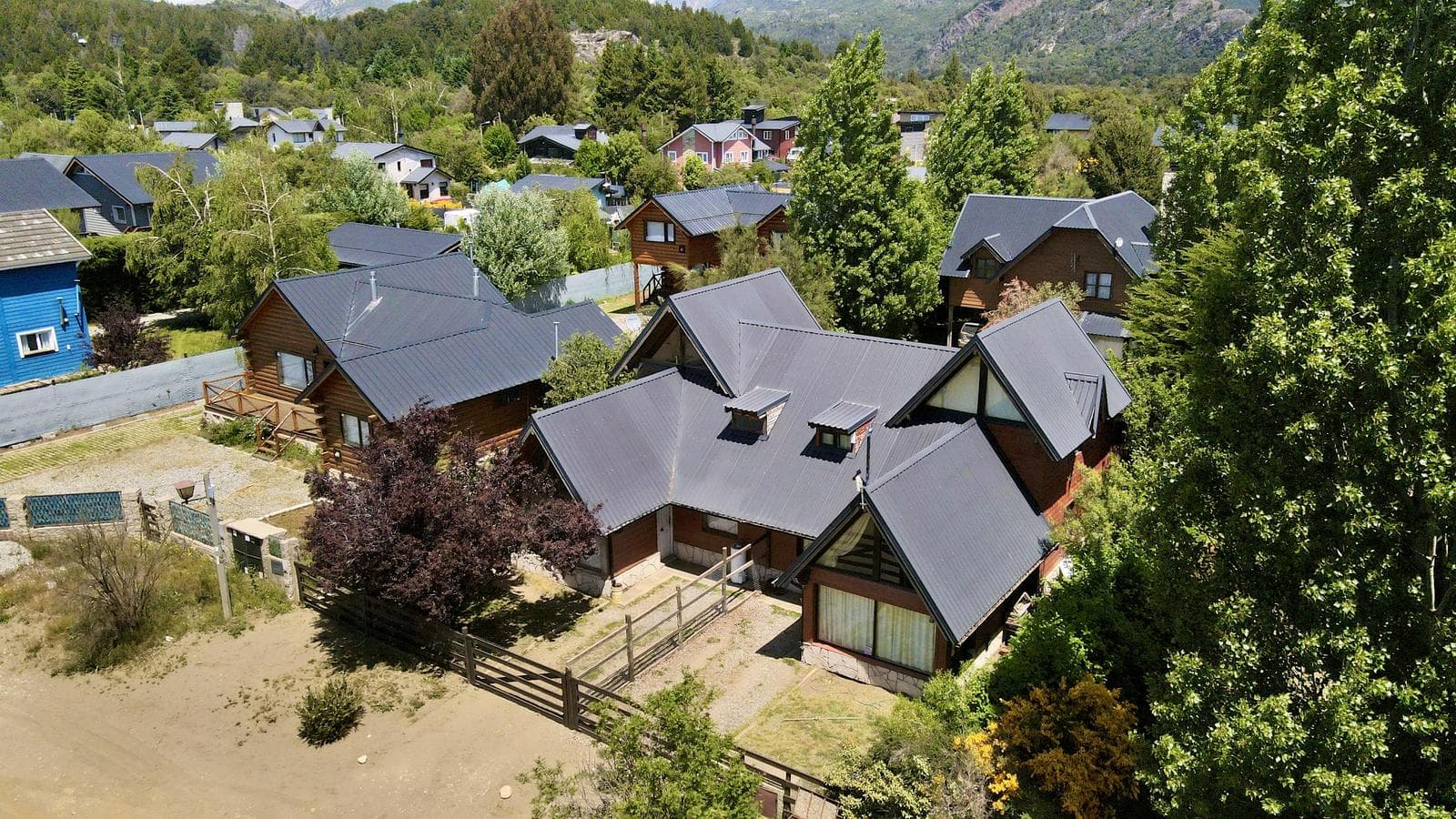 House and cabins for sale