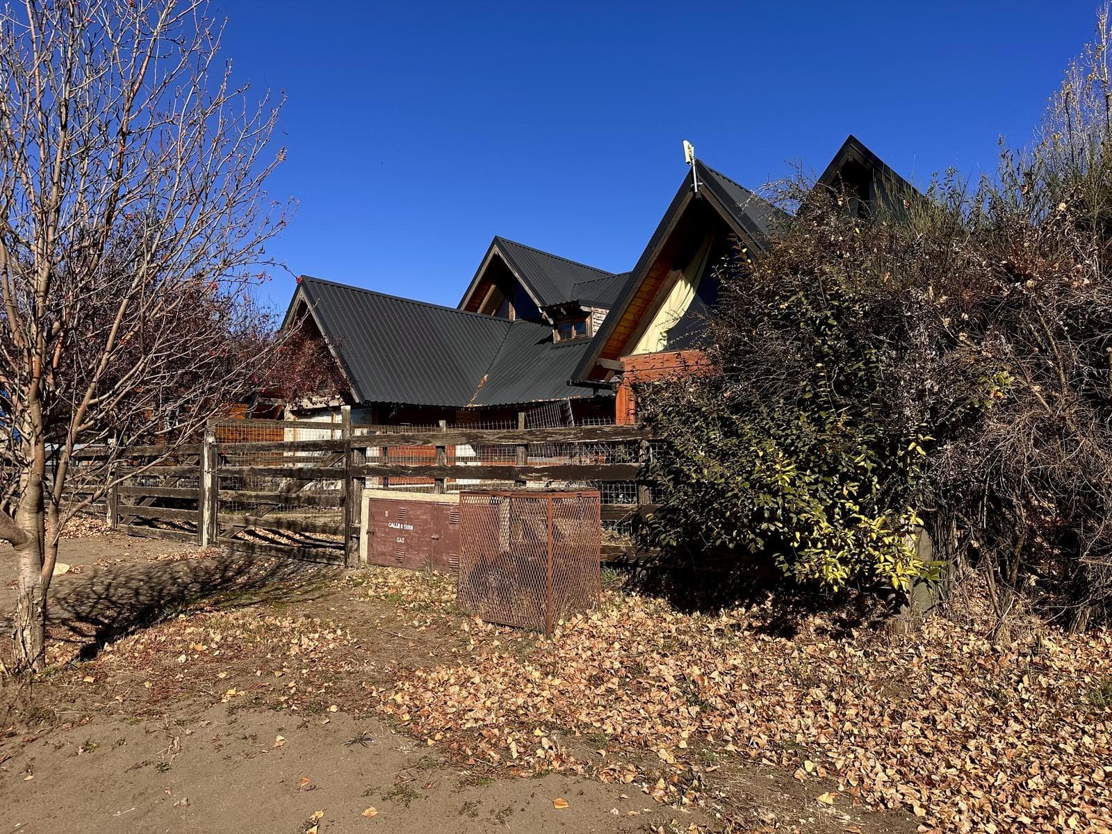 House and cabins for sale