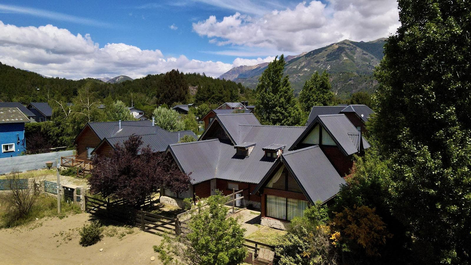 House and cabins for sale