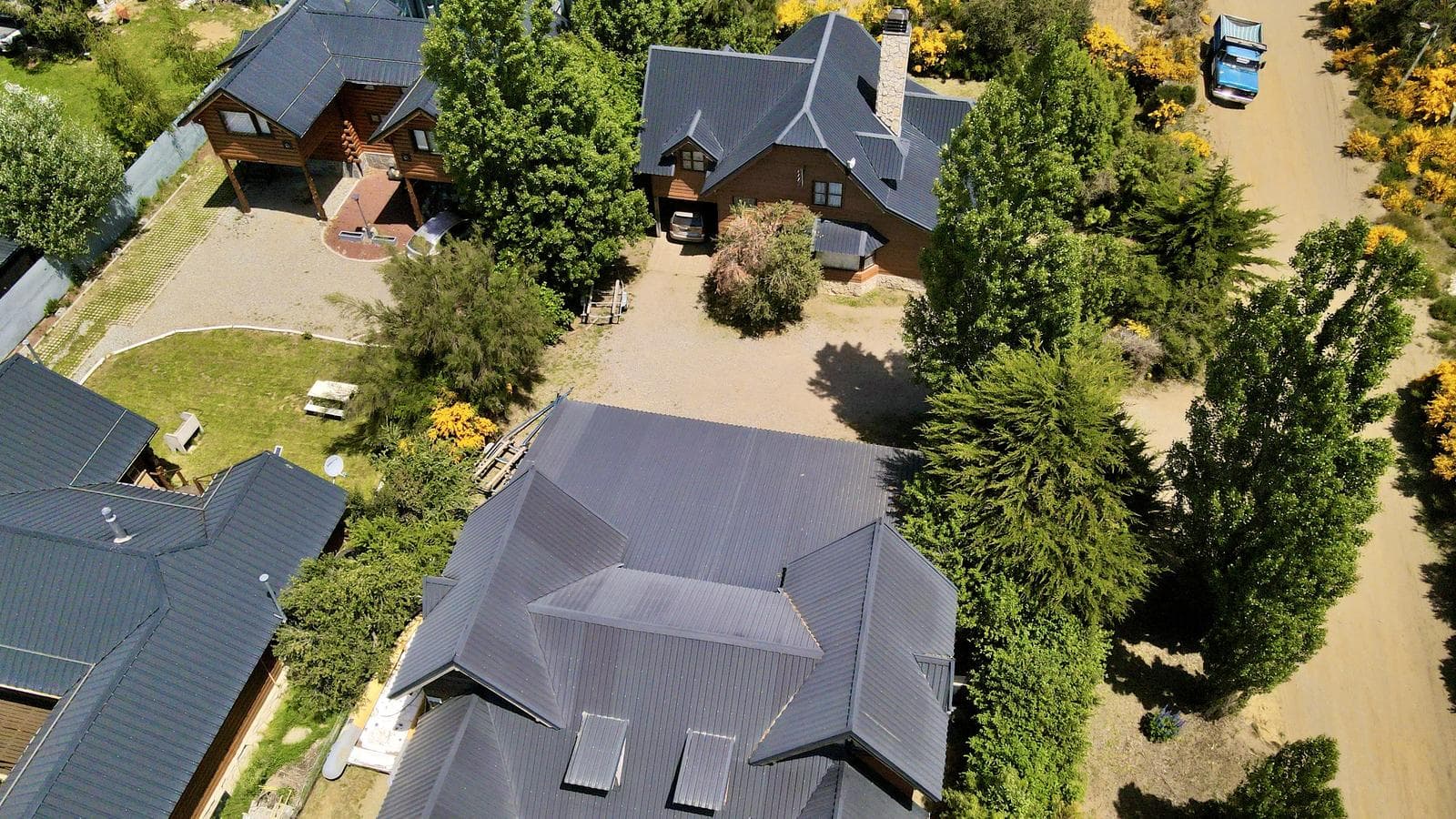 House and cabins for sale