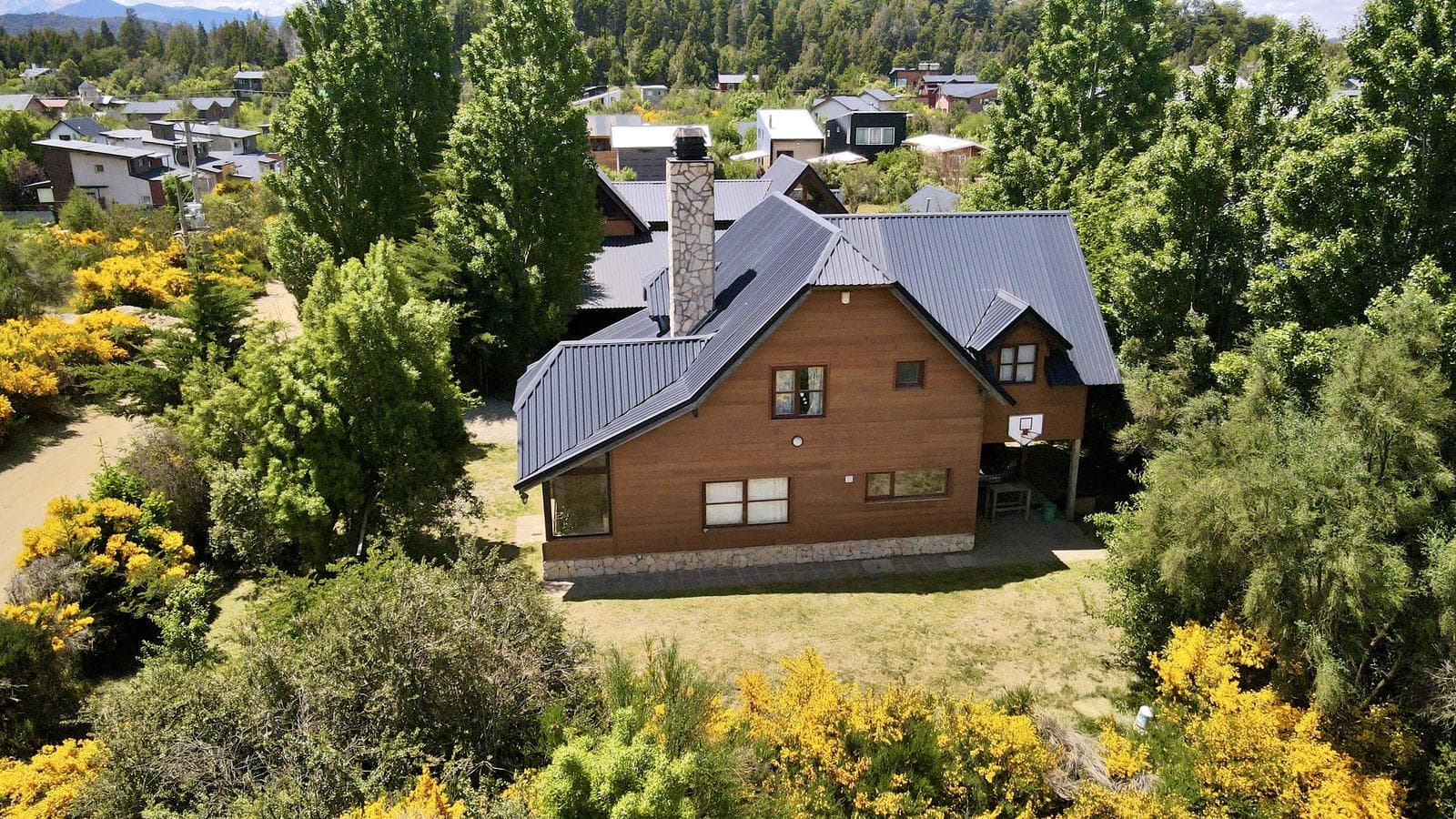 House and cabins for sale