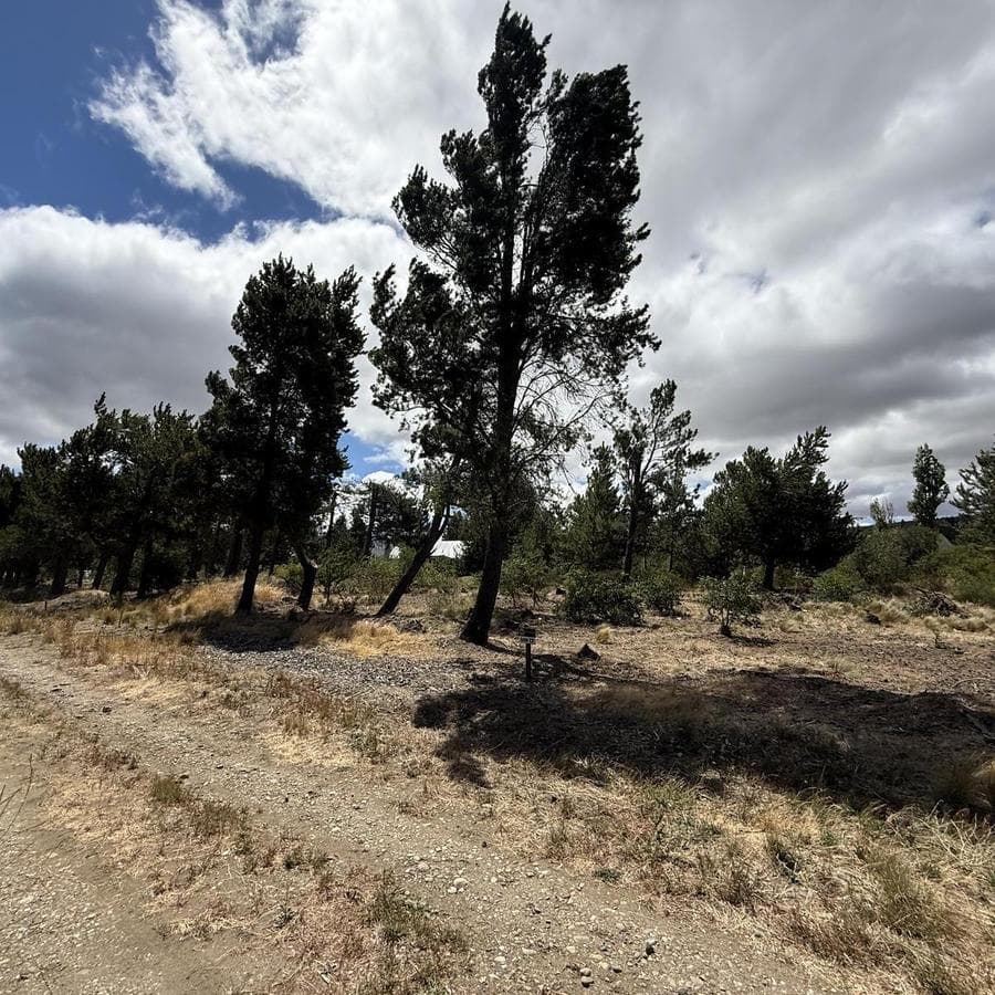 Land with lake access for sale, financing available in Dina Huapi