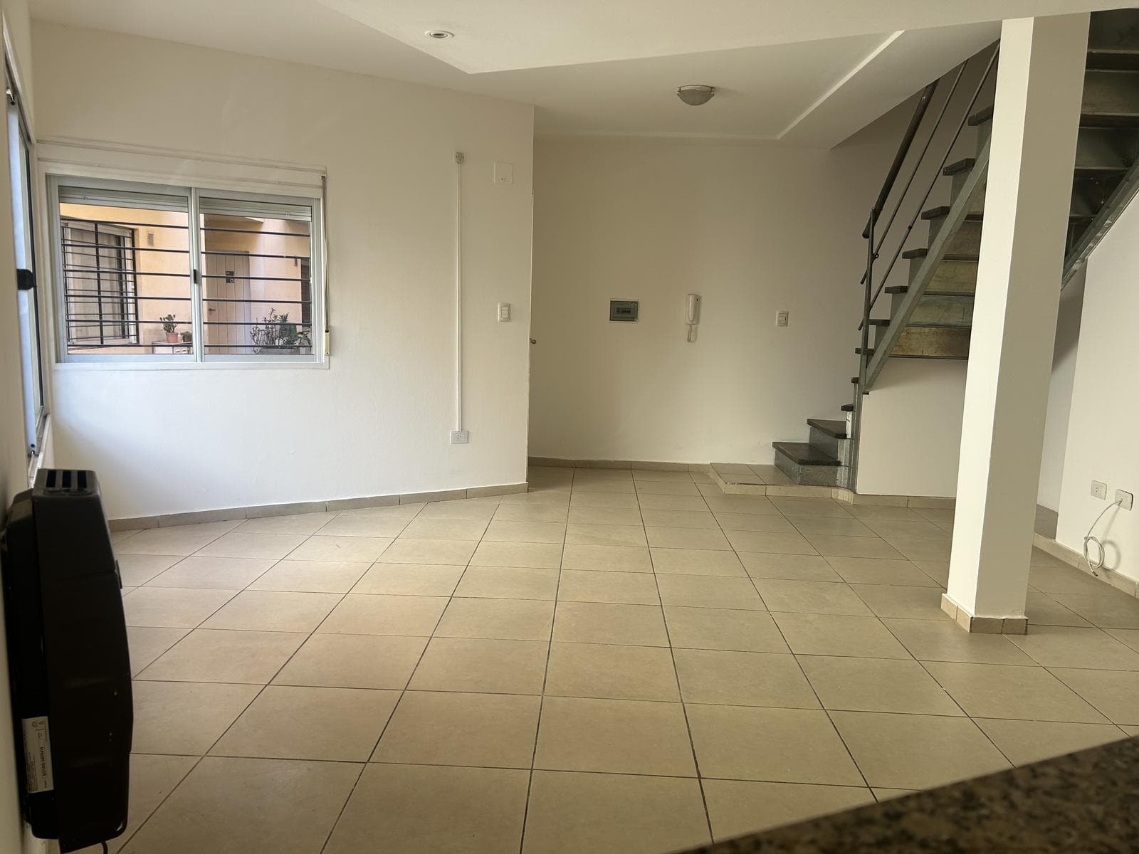 Duplex-style apartment in Alberdi