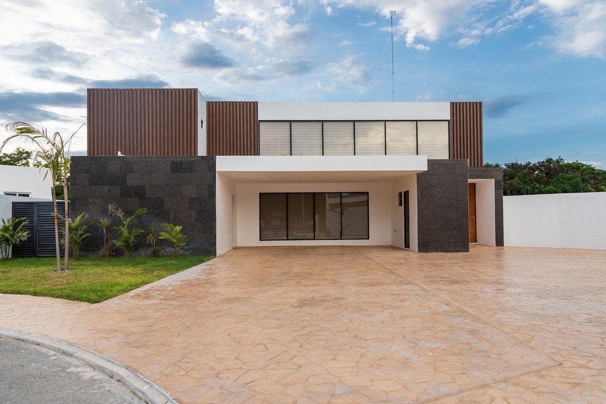 House for Sale in Jardines de la Rejoyada—AVAILABLE IMMEDIATELY